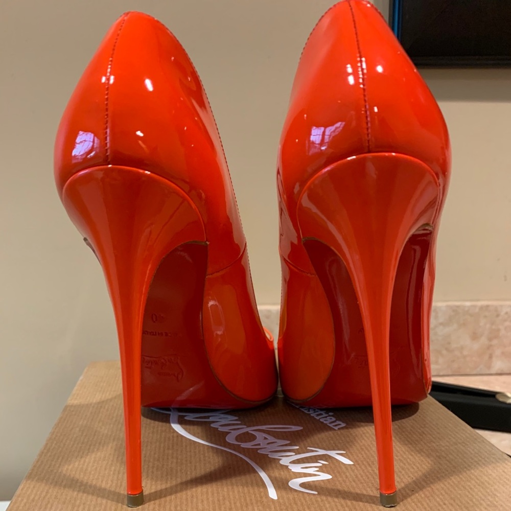 Christian Louboutin Glossy Papaya Patent Pointed-Toe Stilettos - Picture 3 of 9